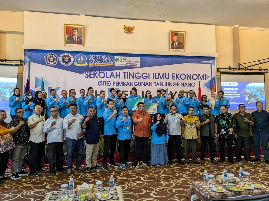 Pembukaan Kegiatan Kuliah Kerja Nyata (KKN) STIE Pembangunan Tanjungpinang T.A 2024/2025